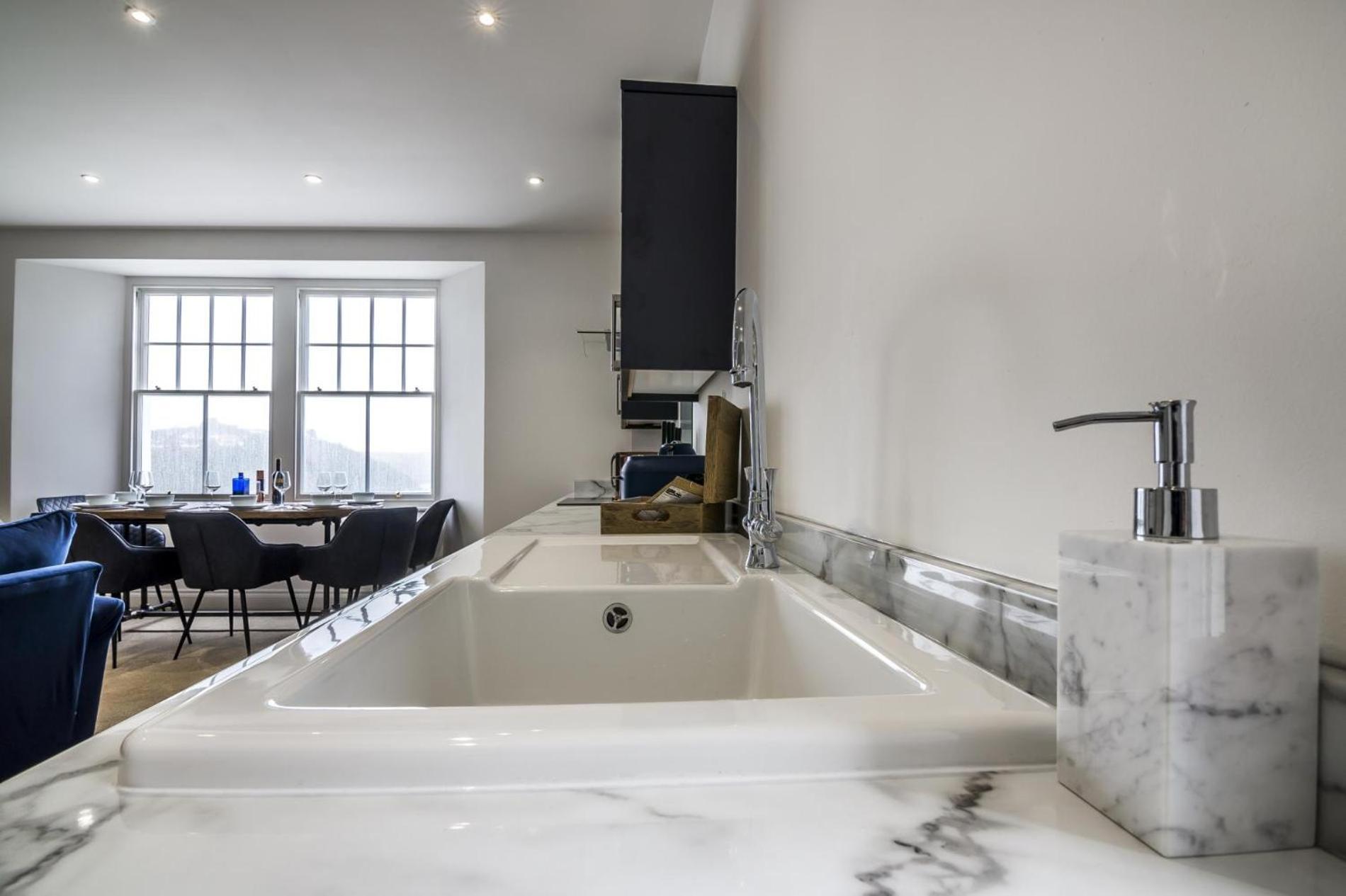 Lady Tenby - 2 Bedroom Apartment - Tenby Zewnętrze zdjęcie